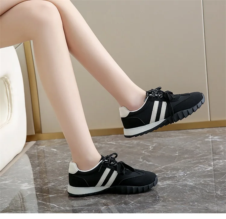 CRLAYDK 2024 Fall Fashion Women's Skateboard Shoes for Girls Lace Up Sneakers Walking Cute Flat Casual Tennis Low Top Loafers