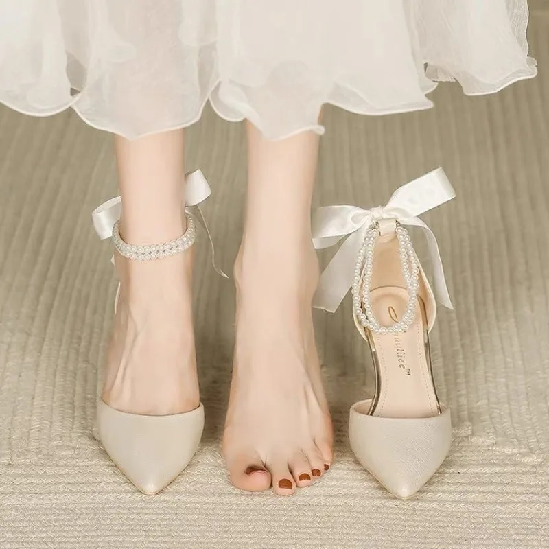 Women's New Luxury Pearl Rhinestone Wedding Shoes Bridal Party Thick High-heeled Hollow Designer Pointed Single Shoes Fashion
